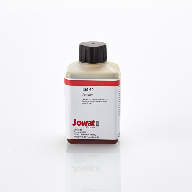jowat-195.60-83-klebstoff-vernetzer-quadratflasche-1